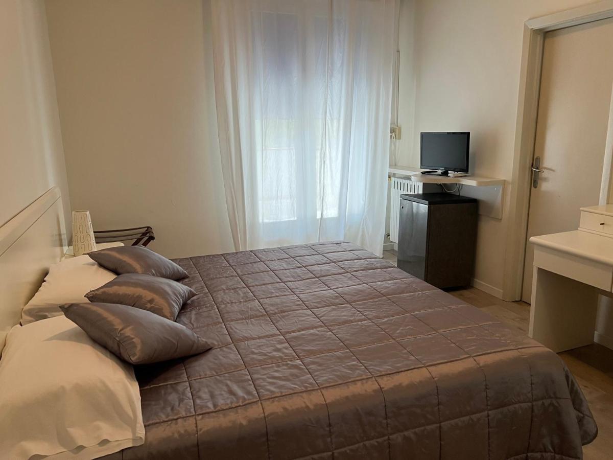 G&D Hotel Deanna Pool&Brunch Milano Marittima Room photo