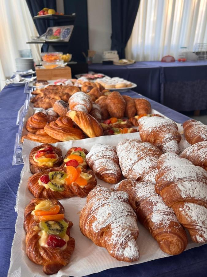 G&D Hotel Deanna Pool&Brunch Milano Marittima Exterior photo