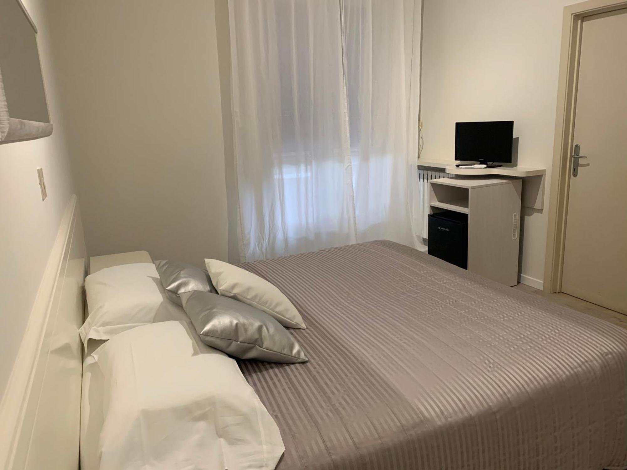 G&D Hotel Deanna Pool&Brunch Milano Marittima Room photo